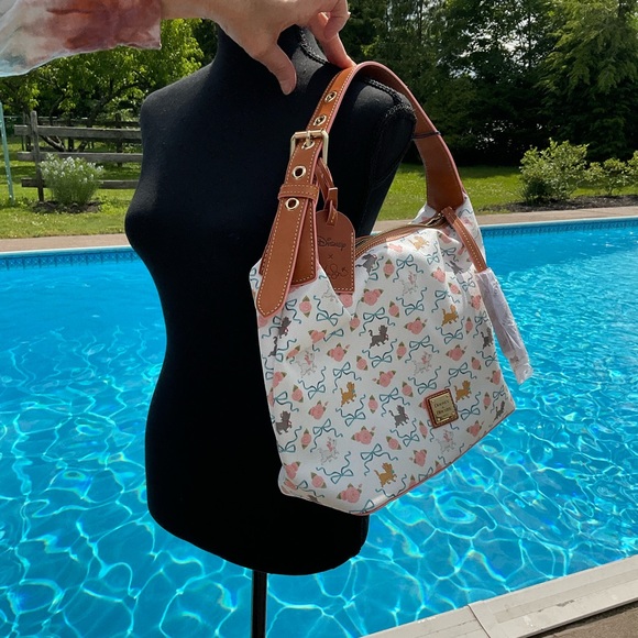👛Dooney and Bourke Disney Aristocats Purse - Picture 9 of 11